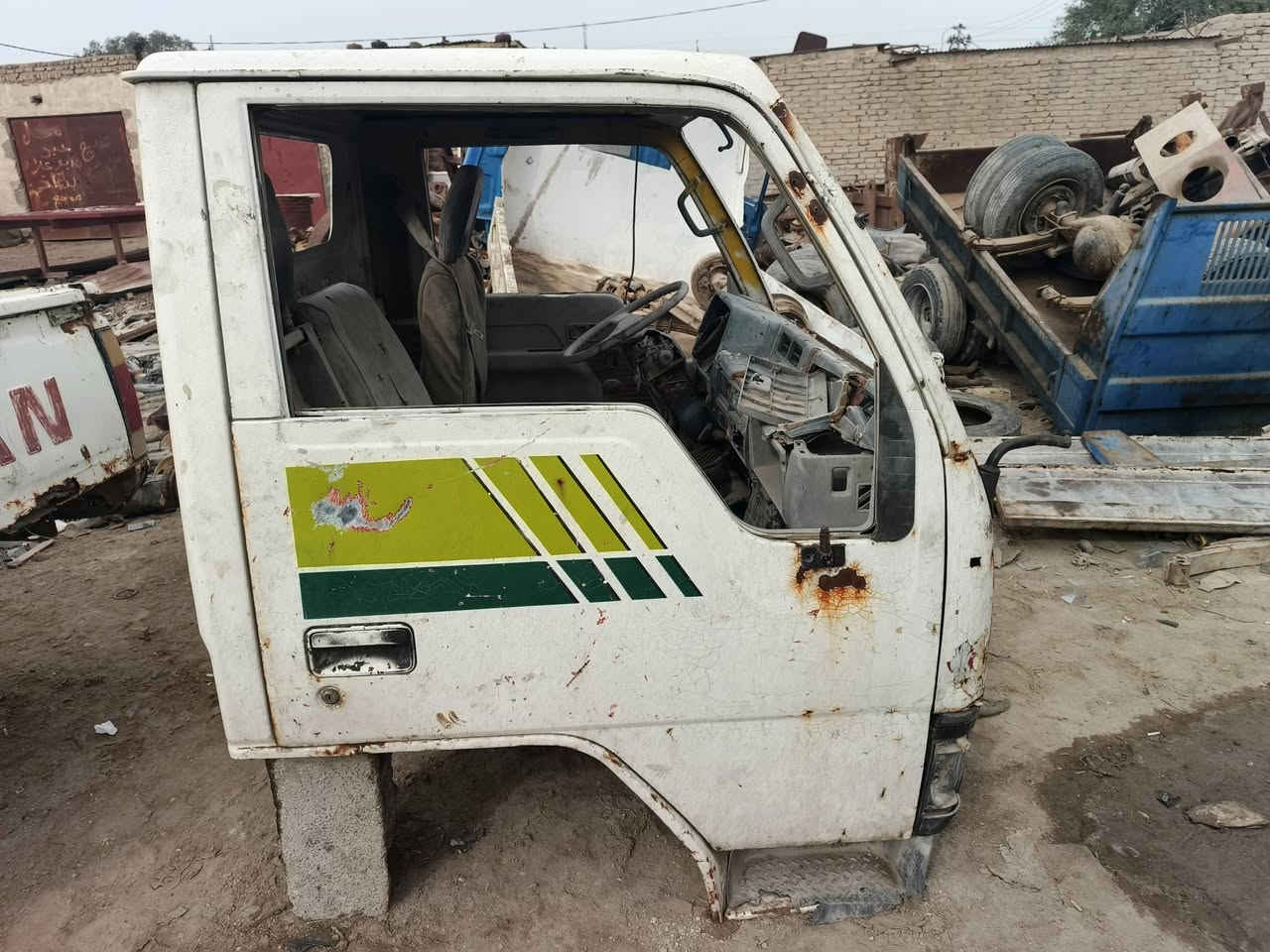 السلام عليكم بيبان للبيع ***********‬‏
