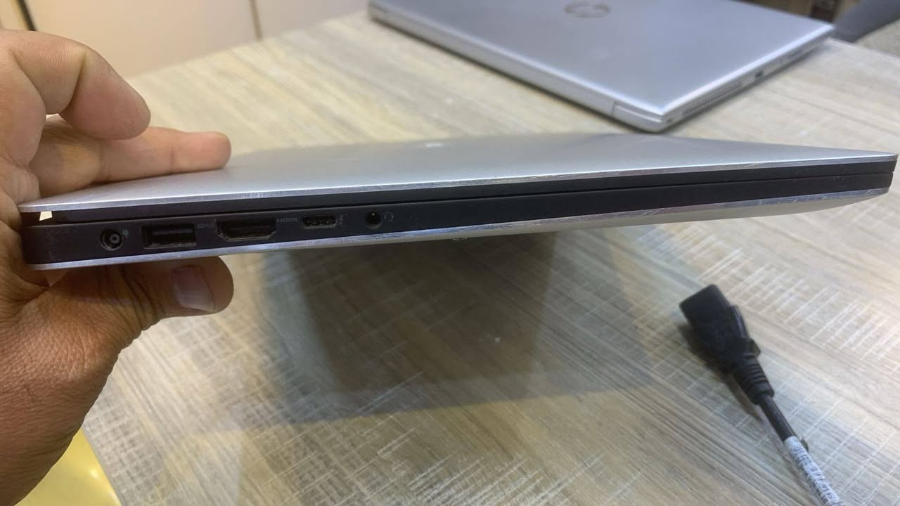 يأتي المعالج بستة انوية واثنى عشر نواة منطقية وذاكرة كاش 9 ميكا
الذاكرة العشوائية 16 كيكا
سعة الخزن 512 كيكا SSD-NVME
حجم الشاشة 15.6 انج - الدقة FHD 1920x1080
كرت شاشة خارجي  NVIDIA Quadro P1000 4GB
كيبورد  ضؤي عربي - انجليزي ⌨️
منفذ HDMI 
منفذ USB عدد 2 
منفذ USB Type-C عدد 1
منفذ هيدفون 🎧 - كامرة HD 🎥 السلام عليكم للبيع لابتوب قيم واخذ مكاني بغداد بما يرضي الله من تقيم ***********
منفذ رام SD
