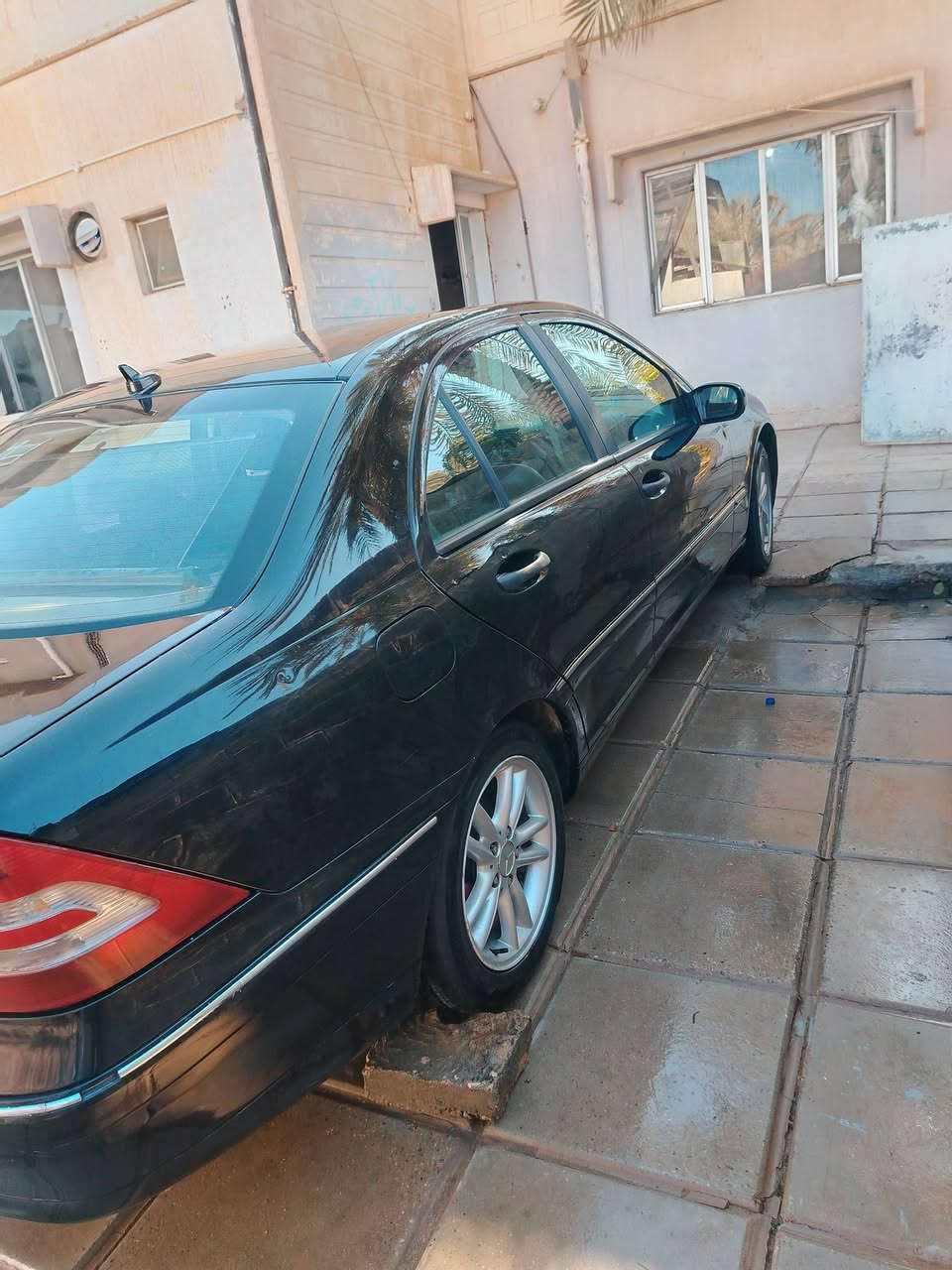 السلام عليكم ورحمة الله اخوان سياره مرسيدس ٢٠٠٤ سياره فول محرك ٤ سوبر سياره جديده رقم بغداد انكليزي تحويل مباشر السعر ١٠٠ ورقه وبيه مجال للاستفسار الاتصال على الرقم ***********
