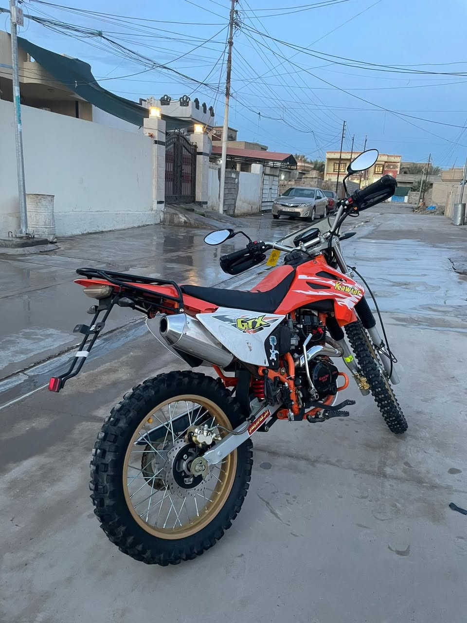 السلام عليكم 
قفاز كاويار للبيع 
موديل 24 
محرك 200 
كهربائيات كله شغاله 
لايت عالي ناصي 
لون برتقالي 
محرك نضيف مامفتوح 
السعر خاص 
***********
