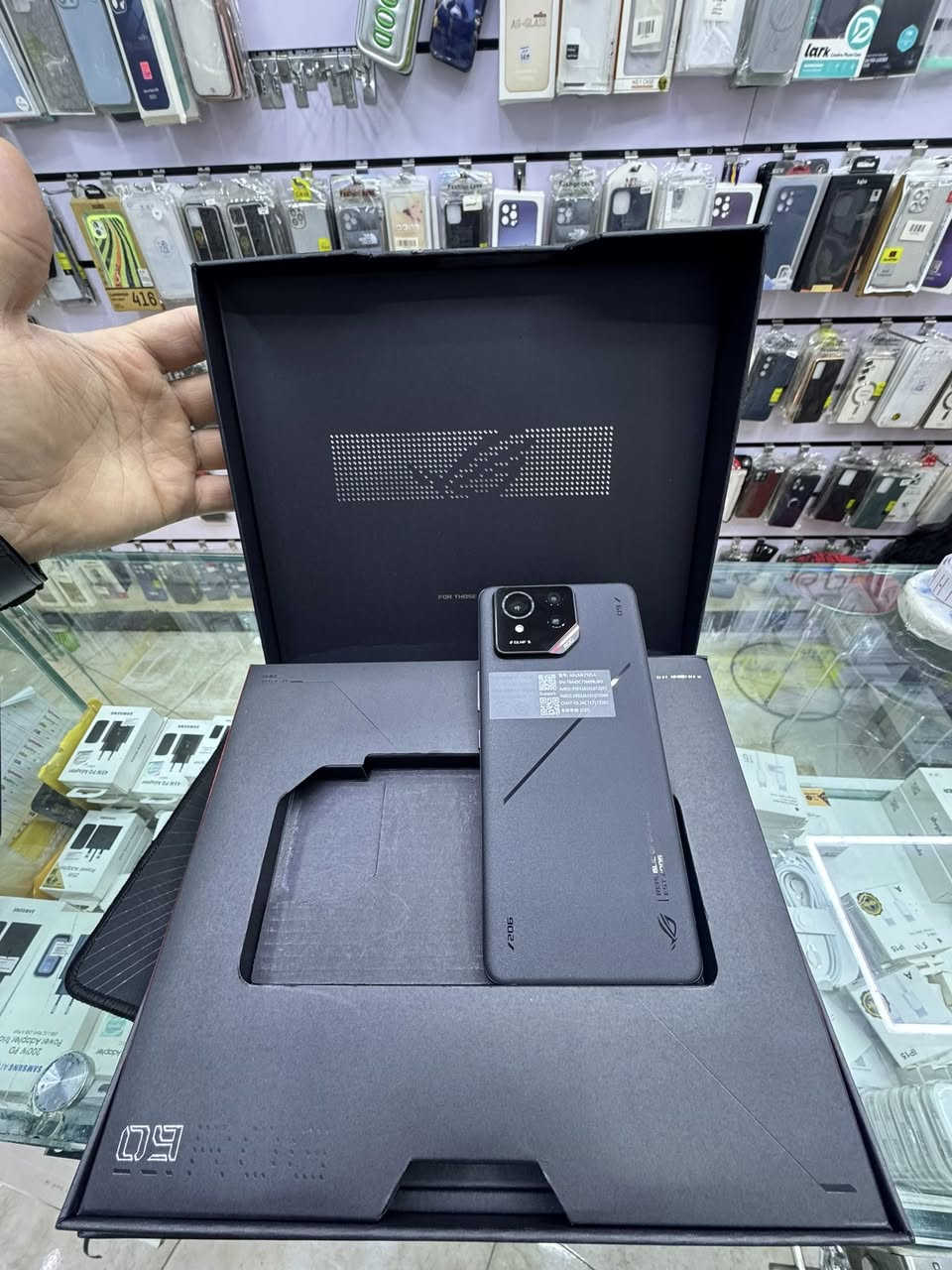 Rogphone 9 pro
السلام علیکم …

روج فون ٩ برو،ذاکرة ٥١٢ / رام ١٦ لون اسود
جهاز کامل خراض و مابی ایشی کلشی بی ضمان،١١ مرە یشحن جهاز، نسخە صینی التحديثات مستمرة  خدمة كوكل بلەی تعمل ،بی ضمان ١٠ ایام .

السعر:- ١،١٥٠،٠٠٠ الف بی مجال 🔥🔥

——————————
خدمة توصيل متاحة في كل محافظة 🚕🚕🚕

*********** whats app حسین موبایلات
