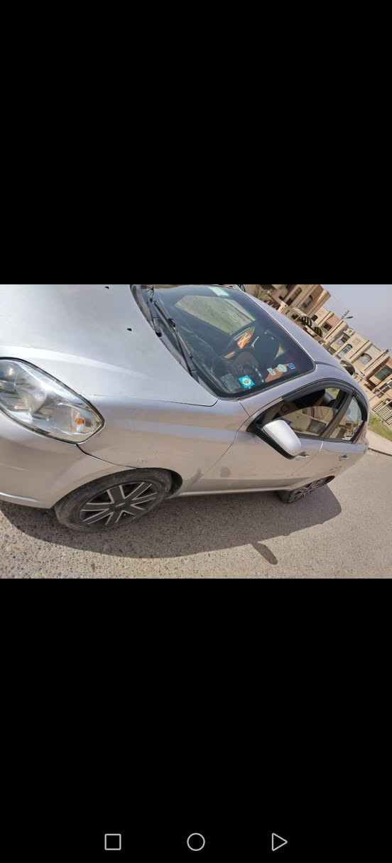 السلام عليكم
افيو موديل 2011
 كير و محرك شرط 
صدر جديد
 الون سلفر
 قطعتين جاملغ وبنيد بالاطراف بدون دواخل 
 السياره ماشيه 65
 تخم تاير جدد ويل كب شرط 
 كهربائيات كلها شغاله
 جام كهربائي
السعر 68 بيها مجال للطيبين 
 دوشمه جديده
 شاشه اندرويد الاصليه 
رقم صلاح الدين (26) 
السياره ابسمي شرط التحويل 
 العنوان صلاح الدين تكريـت
 للاستفسار هاتف
***********
