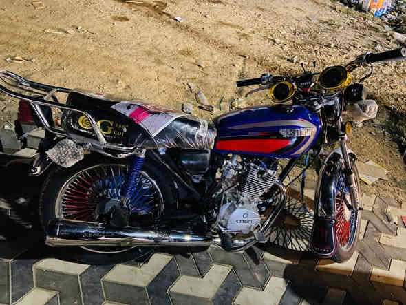 (السلام عليكم)
»دراجه تاكير اربعه كير موديل 22 محرك بلادي لا تنقيص ولا تبخير تجي جيب الف فيتر وياك 
اذا مممدوه عليهه سبانه اخذهه بلاش المحرك مو 125 تره هاي محركهه غطاس يجي 150cc
السعر 600وبيهه مجال 
مكان ديالى القصيرين يم صيطره مال غالبيه 
*********** تره متواجد بس فيس وهاذ الرقم بس وتساب📍
