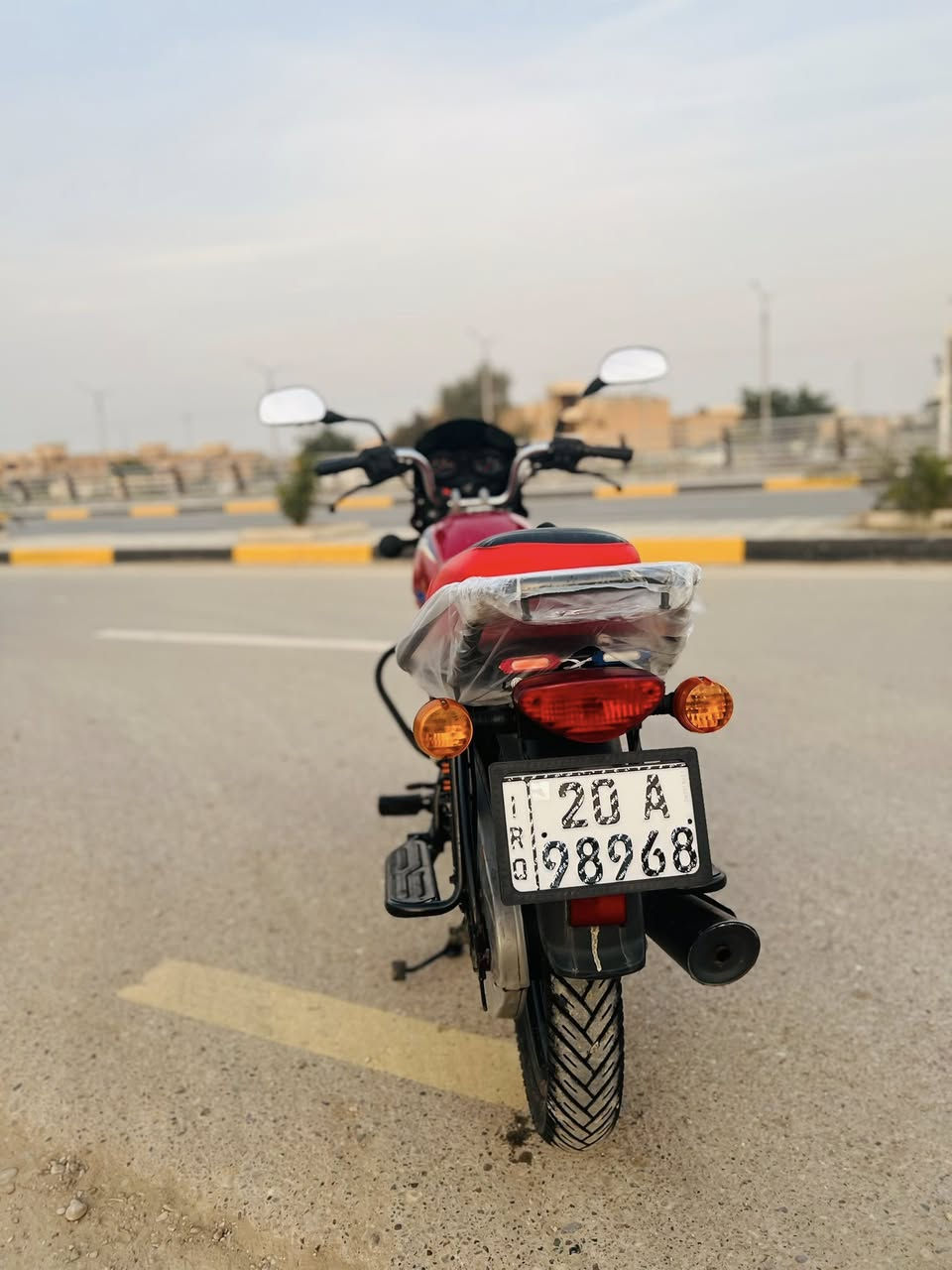 سلام عليكم
1350 قفل 1300 
بوكسر 2020 دراجه مثل بصوره وحلئ مرقم نكليزي ديالئ شراي اتصل ودلل
***********
