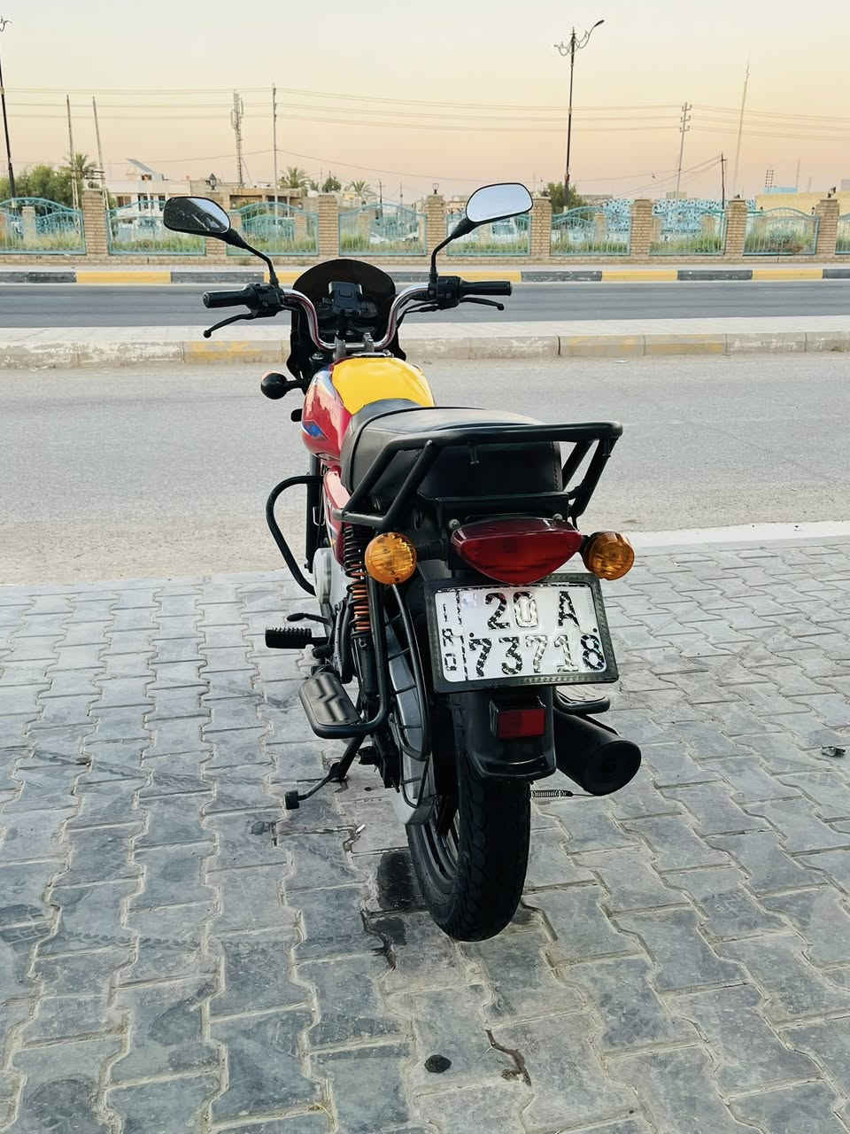 يالله سلام عليكم بوكسر موديل 2020
مرقم لوحة وسنويه انكليزي تحويل ثاني يوم 
دراجه كفاله عامه برغي مابيها نقص دراجه جديده 
ربع مذب عليها مكينه مكفوله لا تبخير ولا تنقيص 
بيع بالنقد والقصط ماستر رافدين فقط بدون مقدمه 
العنوان ديالى بعقوبة طريق بهرز مقابيل الفوج السابع 
شراي اتصل وداللل 
***********
