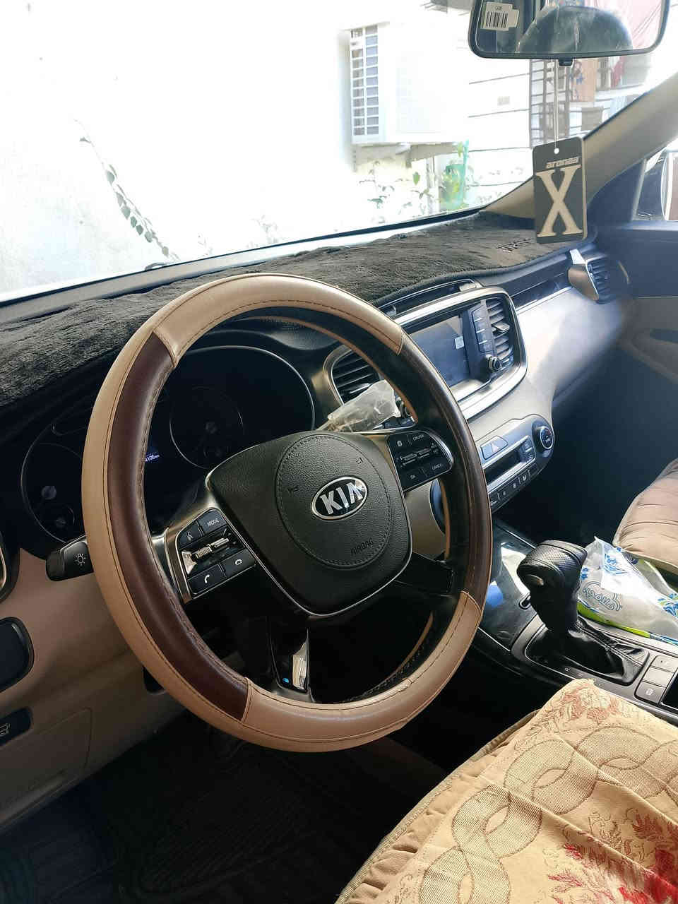 سورنتو20خليجي 6سلندر رقم بغداد مشروع وطني سنوية30 رقم جديد بيه صبغ ربع البنيد وربع الجاملغ الامامي جهة السائق  شرط الفحص ماشية 64 السعر240. ***********.   ديالى المقدادية
