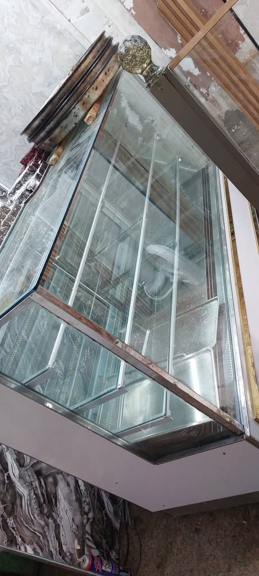 براد ايران نضيف على الفحص ٤طوابق ارتفاع ١٦٠ عرض ٢متر تصميم تركي مكان كربلاء***********
