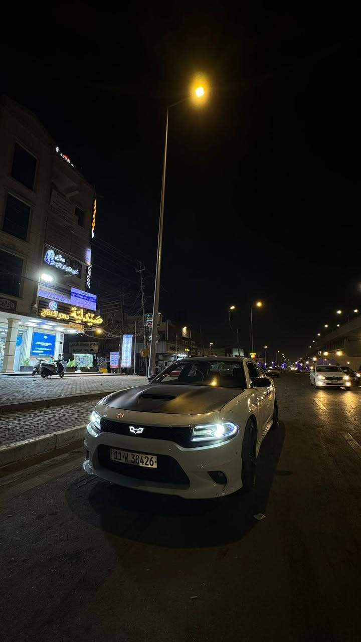 السلام عليكم
جارجر ار تي سوبر تراك فول للاخير
للي يدور حادث نظيف
السيارة حادثها باب سايق بس
بدون تكمه بدون دوسه الباب فقط
موديل 2015
ماشية 82 
رقم بغداد باسمي
فتحة
كشنات جلد وكنتارا
كهرباء
ويل نجمة خسفة قوية
لدات زراعة تحكم الوان
دشبول لد تحكم الوان
داون بايب ستيل
دبات فورتك ريموت
اكسل قفل
عليها برمجة طلال ورشة 4Brothers
حدادية جديدة كله اصلي
فريز وكمبريسر جديد اصلي
زوج تايرات جديد  
قمارة اسود بلاد
كماليات مختنكة السيارة

السيارة نشطة واكفل نشاطها ك كير ومكينه ويم اي ابو سونار 
كلشي بالسيارة جديد مبدله بيدي بس صار عندي سفر طارئ علمود الماجستير 
للبيع فقط بدون مراوس 

السعر خاص
او تتصل بيه  ***********
