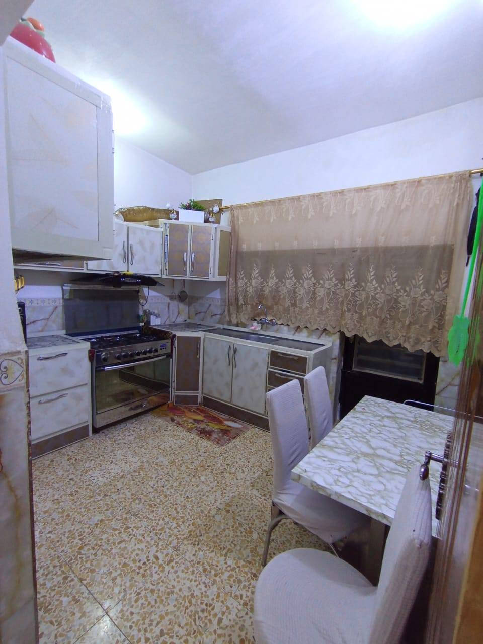 🏠 للبيع بيت في كربلاء
📍 قضاء الحسينية – حي الرسول
📌 قريب من مستشفى الحسينية

▪️ المساحة: 200 م²
▪️ غرفتي نوم-2
▪️ صالة – مطبخ –استقبال_ حمام+كراج
▪️ موقع ممتاز وقريب من جميع الخدمات مدراس ومستشفى

▪️ البيت صالح للسكن

📞 للاستفسار التواصل خاص أو اتصال

*********** وتساب

نستقبل كافت العروض للبيع وشراء العقار في كربلاء قضاء الحسينية
