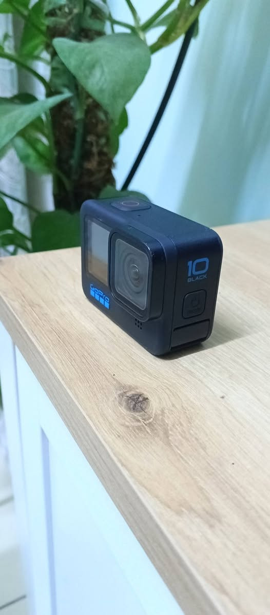 سلام عليكم 
كاميرا كوبرو 10 اخت الجديدة مع جنطة مدرعة اصلية من نفس الشركة....  مع حقيبة اخرى تحتوي على عدد متنوعة للكاميرا .
السعر 350 الف 
هاتف *********** 
ساكن في بسماية
