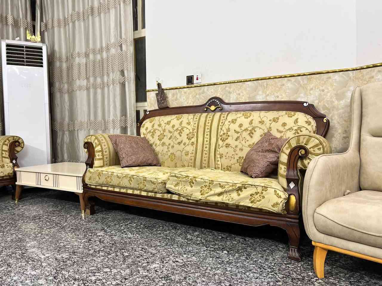 تخم مصري خشب زان الاصلي 
عشر مقاعد السعر 425وبي مجال للشراية 
راجاءا المو شراي لايدخل خاص 
العنوان الامين (ريا وسكينة)


**إذا كنت صاحب هذا الإعلان وتريد حذفه لأي سبب، رجاءا أرسل رسالة إلى الدعم الفني**