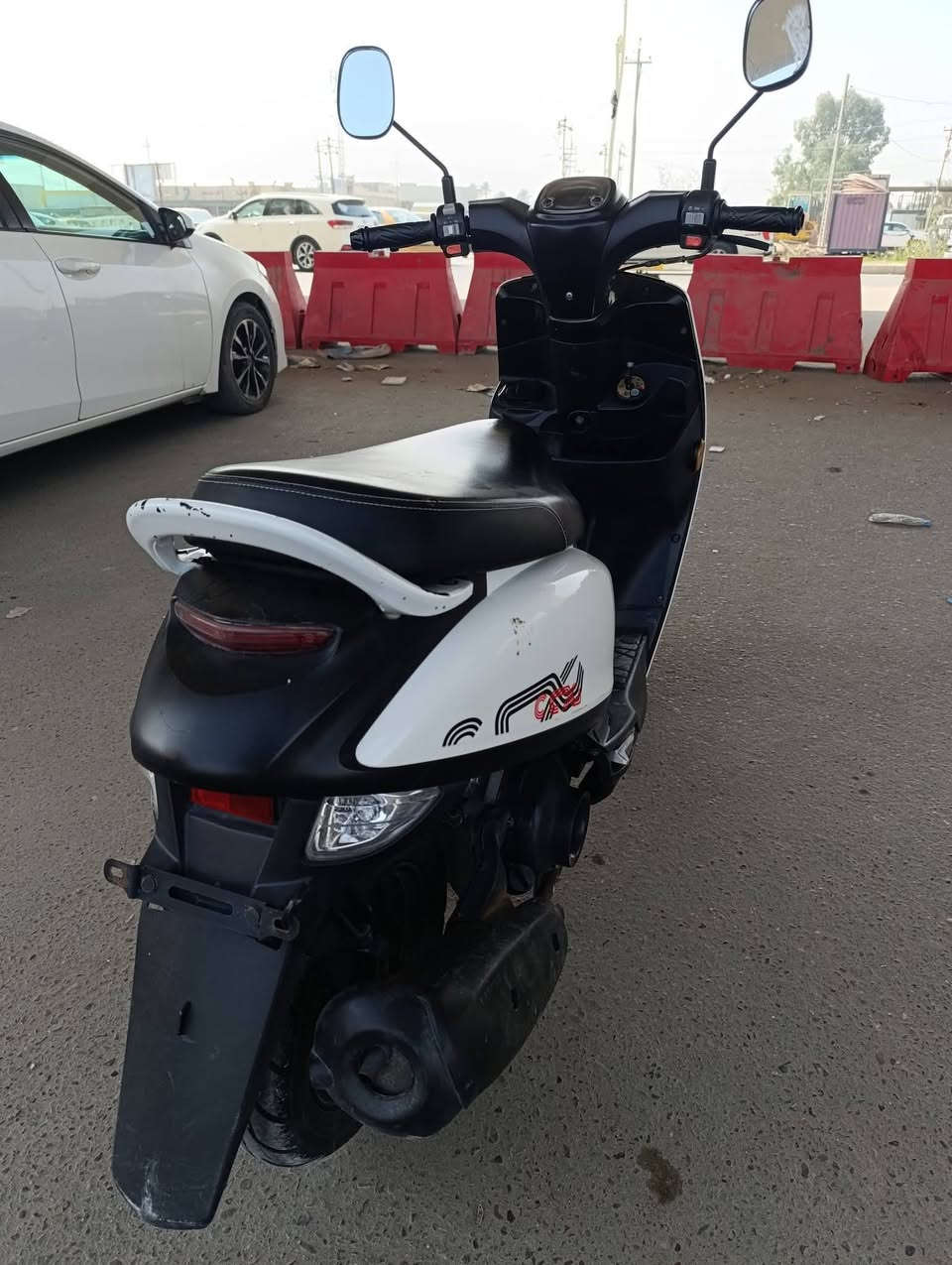 السلام عليكم للبيع ماكس بوليس موديل 25 جديده استعمال 8 اشهر فقط أي نقص مابيه السعر 800 المكان كربلاء طويريج للاستفسار الاتصال ***********
