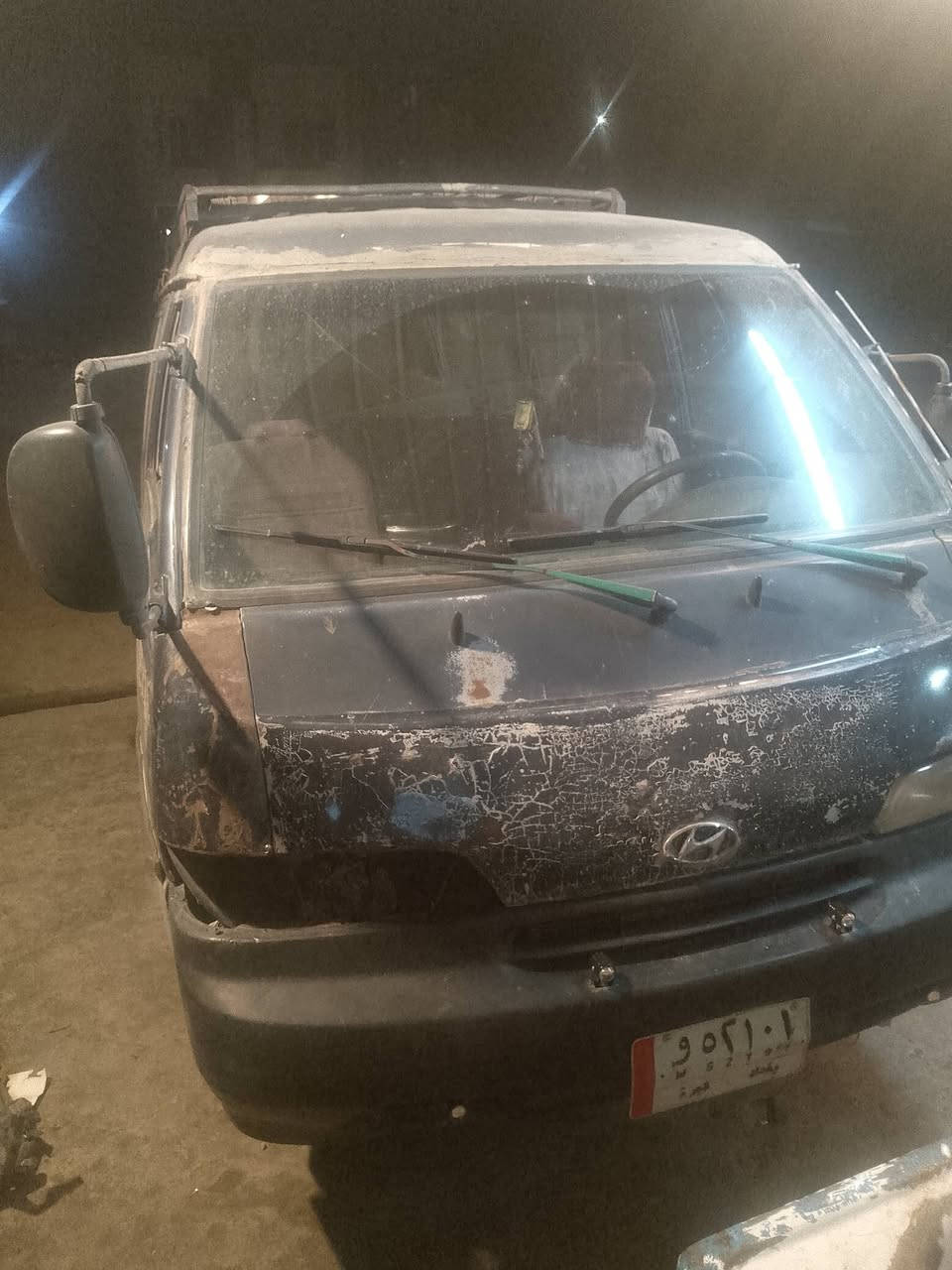 ***********
السلام عليكم كيا هونداي موديل 94 رقم بغداد الماني  مكينه وكير واكسل مكفولات خير من الله حداديه نص عمر سنويه لل28  مكان بغداد الدوره  السعر 26 وبيها مجال
