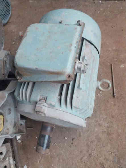 ١٠ حصان استندر دورة ٣٠٠٠ ابوغريب السعر ٣٠٠ الف ***********
