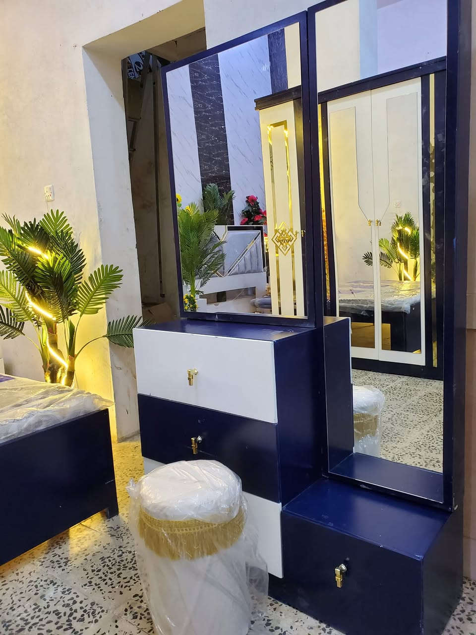 🚨🔥 عرض صاروخي لمدة يوم واحد فقط! 🔥🚨

فرصة ما تتكرر لعشاق الفخامة 👑
غرفة نوم ملكي عصرية بتصميم فاخر وجودة عالية تضيف لبيتك لمسة ملكية حقيقية ✨

🛏 مواصفات الغرفة:
✔ دولاب (220×220×50) خشب ماليزي أبو 9 مدبل – أبواب ماسنت رقم 1
✔ سرير ملكي (160×190) أبو 9 ماسنت – قواعد مدبل بـ12 مربوع لضمان القوة والثبات
✔ تسريحة ملكية (100×170) بـ3 أدراج ماسنت رقم 1
✔ 2 كمدينو ملكي ماسنت رقم 1

💎 خامات درجة أولى
💎 تشطيب فاخر بإتقان عالي
💎 ضمان حقيقي على الجودة

💰 السعر المفاجأة: 200,000 ريال فقط 💥

⏳ عرض خاص لمدة 24 ساعة فقط
⚠ الكمية محدودة جداً – الحجز بالأسبق

📍 العنوان: صنعاء – الحصبة
📞 للتواصل والحجز: 770743754
واتساب مباشره https://wa.me/967784500796
🚚 توصيل وتركيب داخل صنعاء ولجميع المحافظات بأقل الأسعار

✨ إبداعنا يدوم… والعروض ما تدوم!

#عرض_يوم_واحد #اقوى_التخفيضات #غرف_نوم_ملكي #اثاث_صنعاء #فرصة_لا_تعوض


**إذا كنت صاحب هذا الإعلان وتريد حذفه لأي سبب، رجاءا أرسل رسالة إلى الدعم الفني**