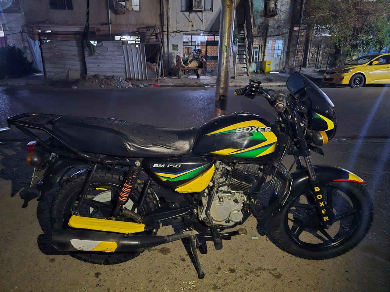 سلام عليكم
بوكسر كلاسك 2021
دراجة جاهزة من كلشي 
مكفولة من التنقيص و التبخير و النضوح
معمر المحرك بالوكالة
بيها لايت زينون و دبل اشارة
السعر 2000 و بيها مجال للشراي 
بأسمي احول ب اي وقت تريد
ه‍:***********
