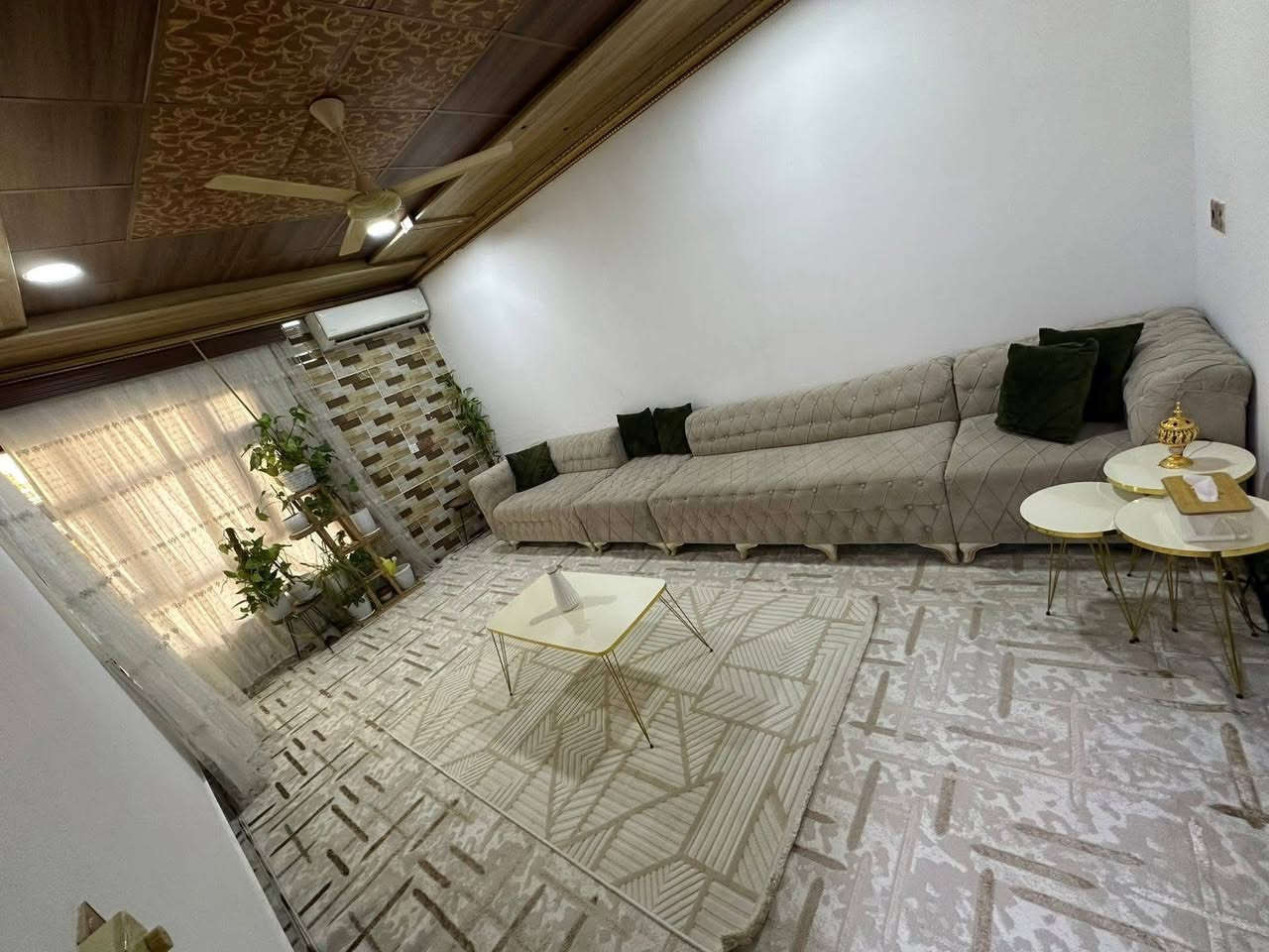 اعلان رقم (1787)📢📢📢
———————
دار للبیع مساحة 115 متر
فول سيراميك بناء حدیث 
الموقع الحرية
قرب سوك 
استفسار
***********
***********
