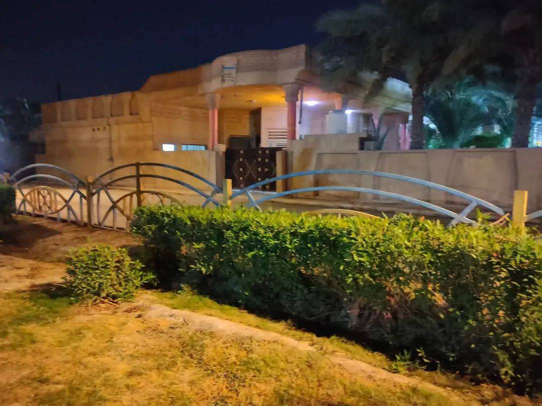 يا جبار  يا كريم
السلام عليكم .
عقار للبيع/  ركن موقع مميز 🔥🏠🏠

 نوع العقار/ طابو صرف 
مع أربعة محلات وشقه 
الموقع /مقابل أعداديه الزببديه للبنات
 البناء مسلح جاهز للسكن  المساحه 465 م
ويصلح أن يكون معهد او روضه  للتواصل والاستفسار 
***********
***********
