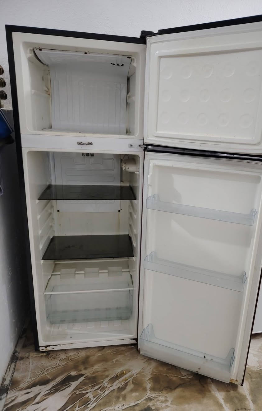 السلام عليكم عندي هاي الثلاجه نظيفه وتجمد حتى الجوه يجمد المسواك بيها للبيع


**إذا كنت صاحب هذا الإعلان وتريد حذفه لأي سبب، رجاءا أرسل رسالة إلى الدعم الفني**