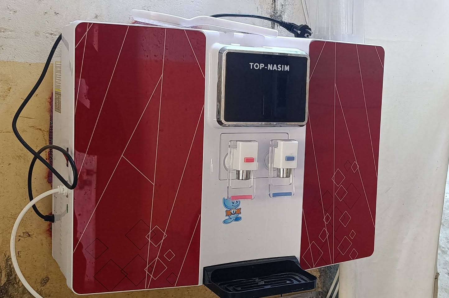 فلتر ماء ستعماله شهر للبيع جديد خذته 350.
وعارضه 300 مكاني حله نادر 
مستعجل عله بيعه ليحب يتواصل 
*********** واتساب
