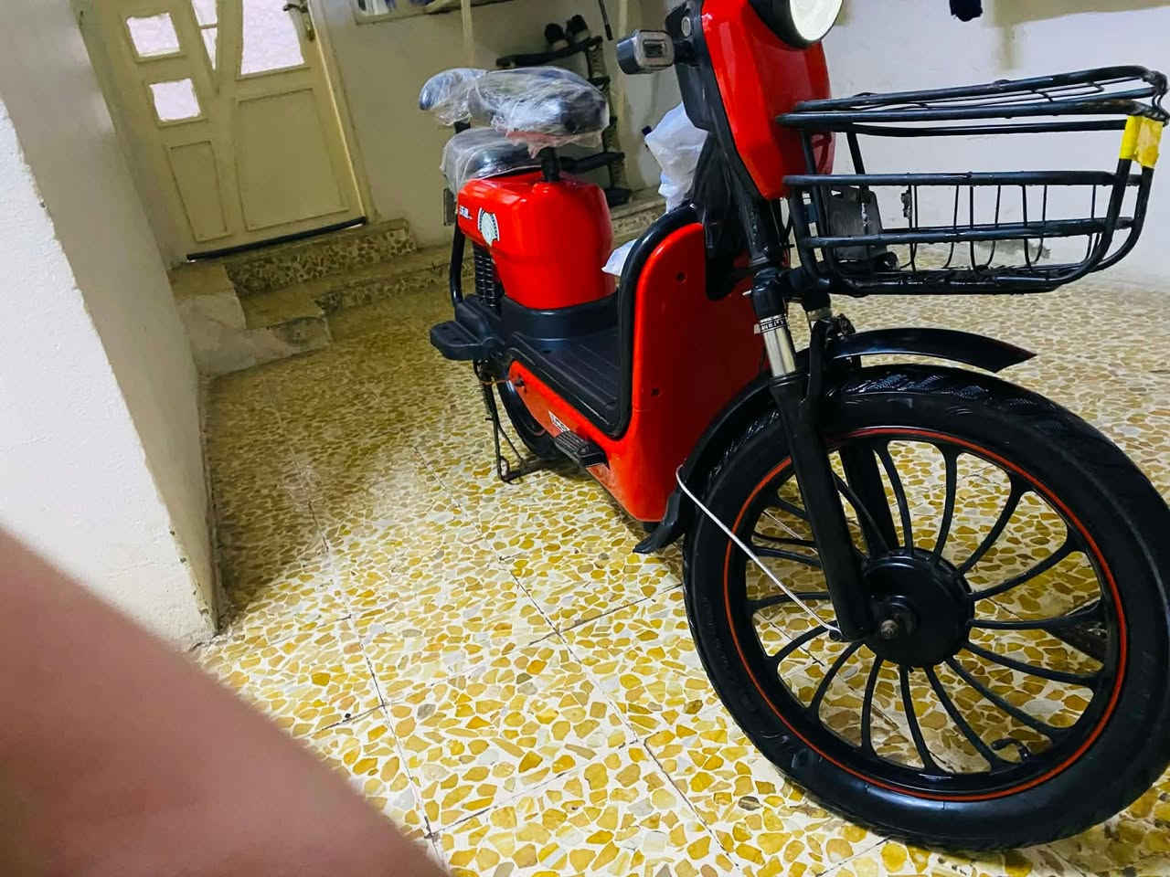 ماطور شحن بصمه وكرت شاشه بطاريات جدد شرط الفحص سرعه 99 كلو شغال 4نمر لايت عالي ناصي سعرو 340 وبي مجال بصيط


**إذا كنت صاحب هذا الإعلان وتريد حذفه لأي سبب، رجاءا أرسل رسالة إلى الدعم الفني**