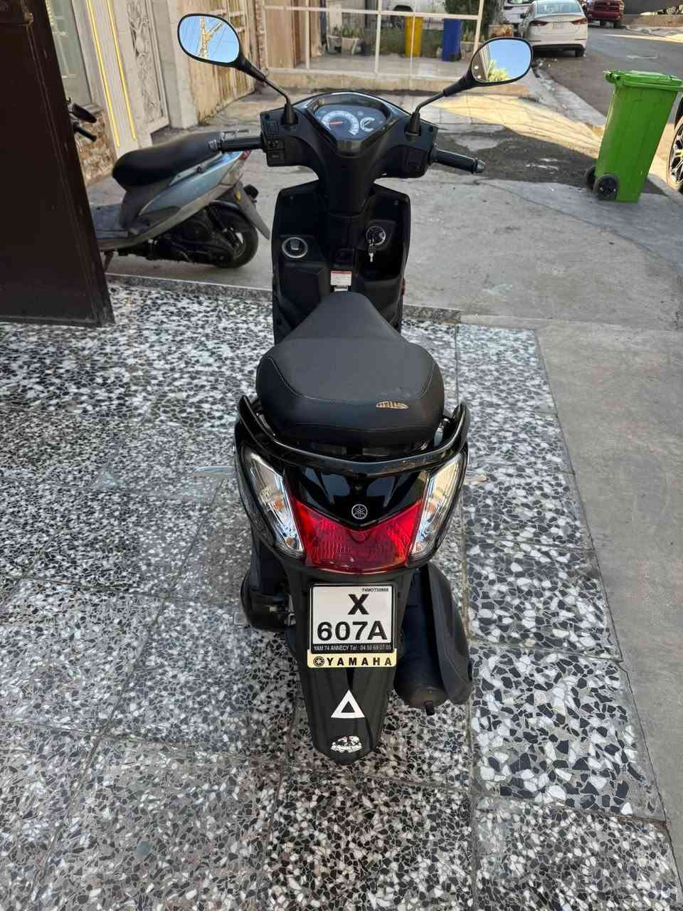 للبيع اكزز Z  حديثه دارجه بلاديه مال رمبه سويجين وياها اصلي السعر مليون وربع وبيها مجال مكاني شارع فلسطين ***********
