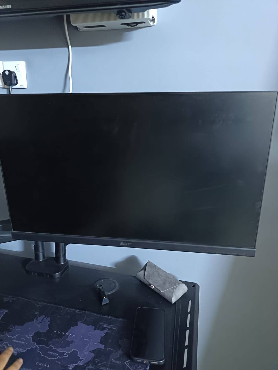 🔥 شاشة Gaming احترافية للبيع 🔥
🖥️ Acer KG271
📏 حجم 27 إنج
⚡ 165Hz Refresh Rate
🎮 دقة 2K
🌈 IPS Panel — ألوان قوية وصورة صافية
💨 مناسبة للألعاب، المونتاج، والاستخدام اليومي
✅ الشاشة نظيفة جدًا
✅ أداء ممتاز وسلاسة عالية
✅ تجربة لعب قوية مع فريمات ثابتة

خلي سعرك بل تعليقات لحد يكسر بسعرهة الي ميعرف لا يذكر سعر 
***********
