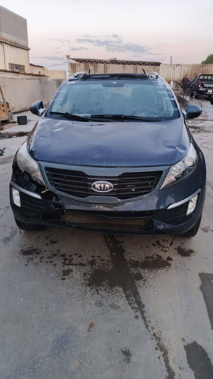 سلام عليكم سبورتج موديل 13 بيه حادث ابيع عل حادثها  رقم بغداد الدولي شغالة وتمشي السيارة فول بني رامة مكينه 2400 مكاني بغداد ***********
