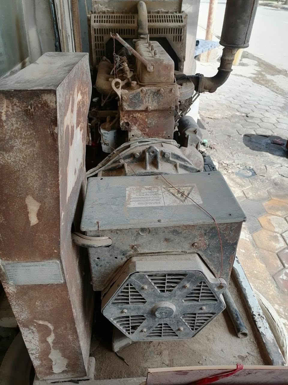 مولد بيركنز للبيع
المحرك بحالة جيده 
التوليد يعمل بشكل جيد
السعر 1500$ وبي مجال 
القدره 27 KV
للتواصل على الوتساب 
***********

