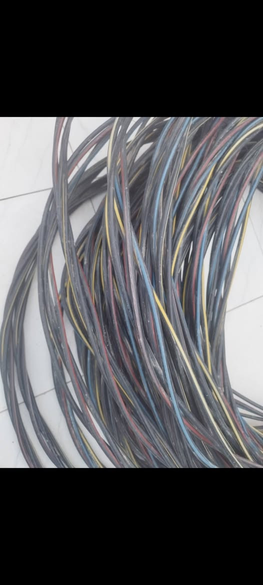 ضفيره للبيع  نوع تركي الاصلي السمك 35
الطول 100 متر  السعر ع خاص  
او اتصال ع الرقم ***********
