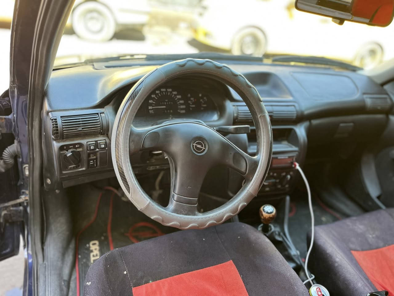 السلام عليكم أوبل استرا للبيع موديل ٩٢ مبدل سستم كامل داخل وخارج ٩٥ سيارة جاهزة مابيها أي نقص رقم إنكليزي سنوية ل ٢٩ نينوى محرك ٢٠شرط لا صرف ولا نفخ كربائيات كامل شغال سيارة جاهزة الي مو شراي لا يخابر رجاء ودين ما أبيع ***********
