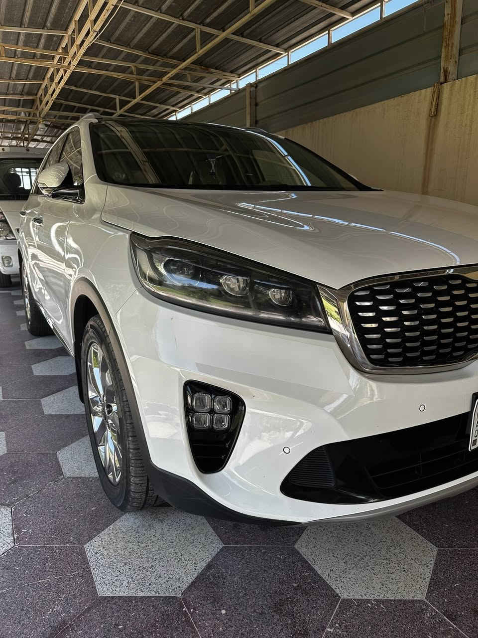 سورنتو خليجي
رقم بغداد بسمي 
موديل 20
محرك 6v
ماشيه 72 الف 
كفاله 
السعر 257$ بيه مجال 
***********
