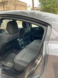 چارجر 2016سياره مصبوغه حزام ولاكن قطعتين معجون او 3سياره لا شاصي لا لغ...