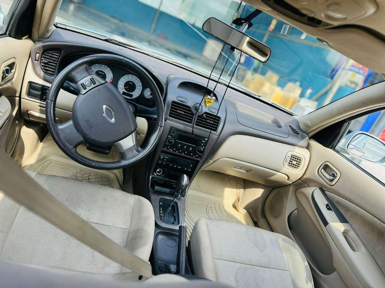 سەرەتا بەناوی خودا…
سەنی سامسۆن 
براوە..
ناوزەرد
ئاوێنە کارەبا
تەبرید لەمس
بێ تەقەورەقەیە
بێ دەعام لێدراو
سەقف کەڤەر گۆران بەشەرت 
کامل کارەبای بەشەرت 
سیدی بۆکس
فۆرمیگ خورمای دەسک ستیل 
گێرومەکینە بەشەرت 
٤ تایەی لۆک
کامل مەزبوتە بەس لێخورە 
شوێن ..هەڵەبجەی شەهید
*********** ژم حلبجة, السليمانية
