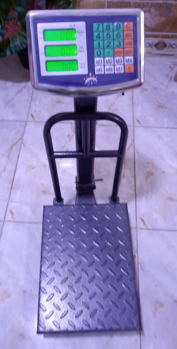 ميزان بعده جديد يوزن لحد 150كيلو السعر 65 اتصال على رقم ***********
