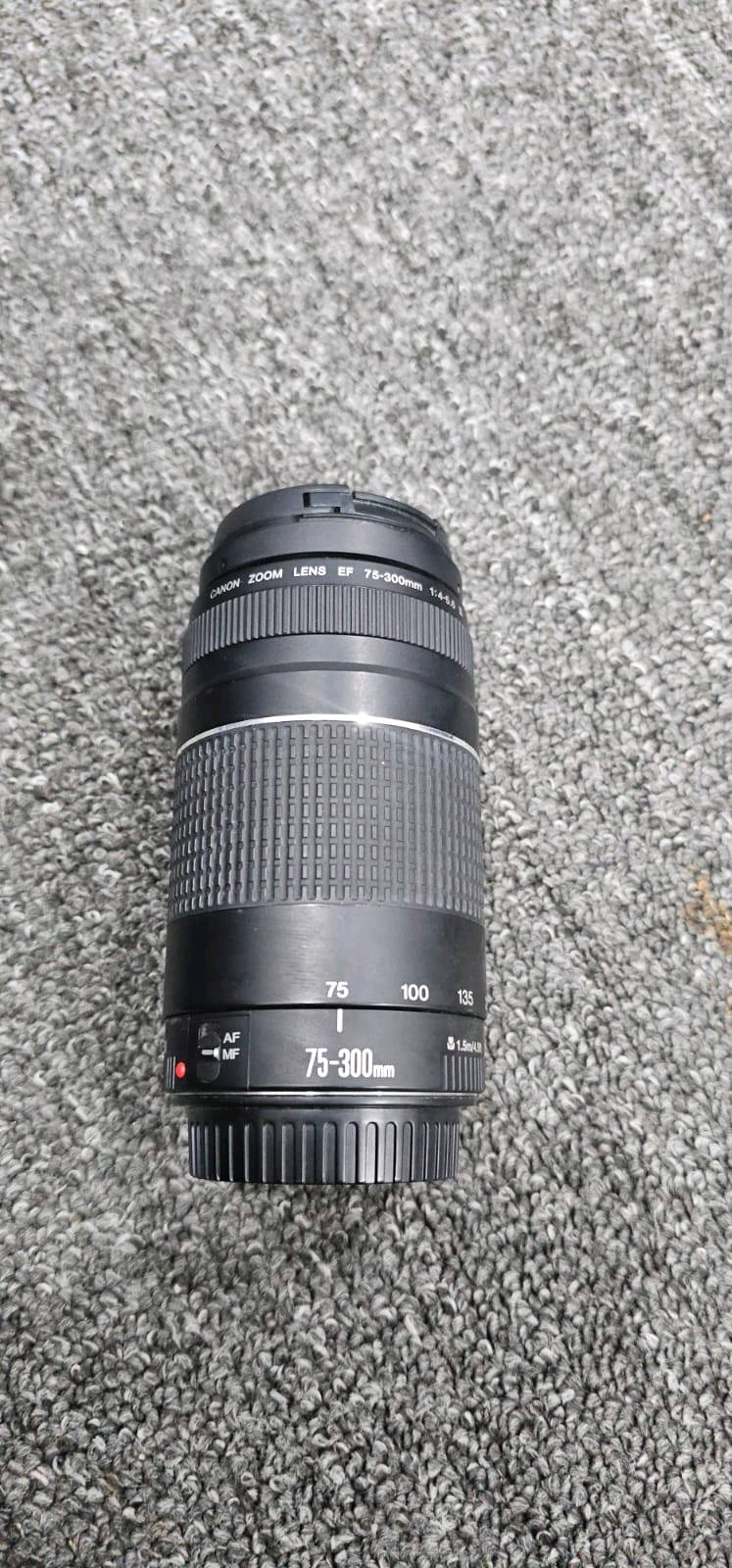 كامره كانون 750D 
رام ساندسك 32كيكه
عدسه 18/55
عدسه 55/250
عدسه 75/300
بطاريه وحده 
جنطه متن 
كراتين موجوده مال الكامره والعدسه
الرقم للاستفسار ***********
العنوان الديوانيه