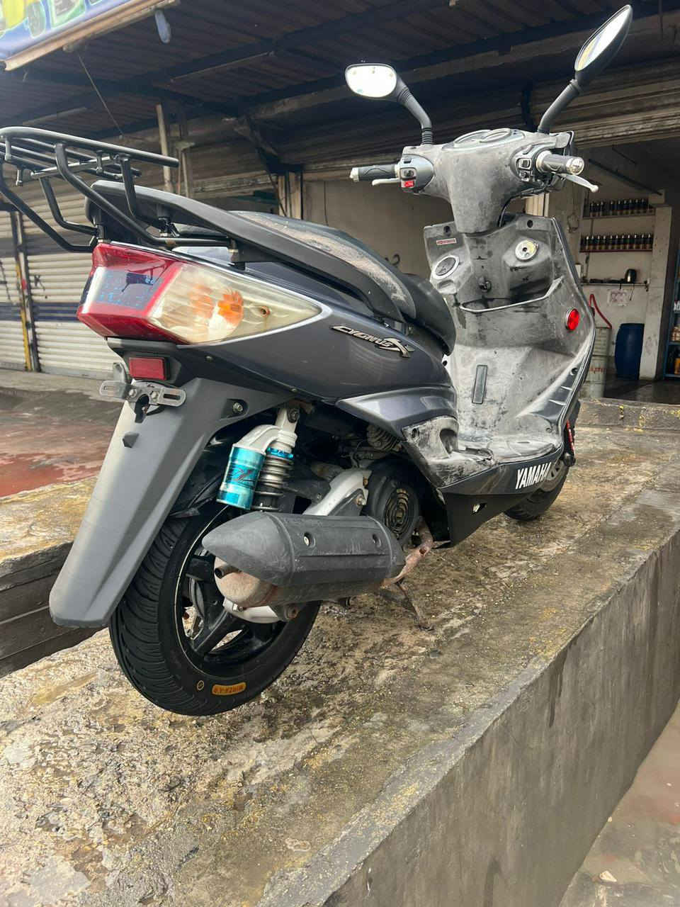 سلام عليكم سكنس فحل دراجة اخت الرمبة دراجة ماناقصهة اي شي كلة شغال لايت اشاير كلة شغال مكينتهة ناعمة مامفتوحة الدراجة مكفولة السعر 900واي ستفسار علة هاذة الرقم *********** مكاني بغداد الزعفرانية
