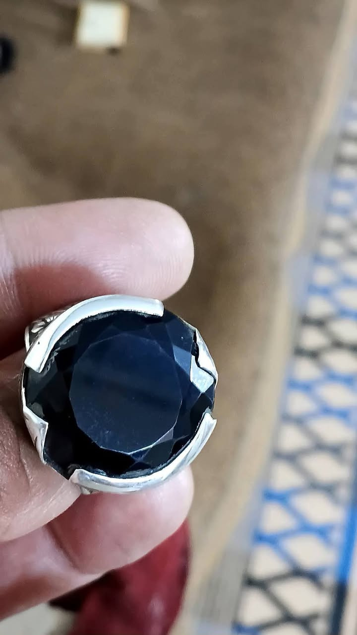 السلام عليكم محبس فضه قديم نوادر نقش وصياغه عراقي .. وب حجر التوباز الاصلي . ومفحوص على الجهاز . عنوان بغداد بدايه حي التراث .. السعر 80الف


**إذا كنت صاحب هذا الإعلان وتريد حذفه لأي سبب، رجاءا أرسل رسالة إلى الدعم الفني**