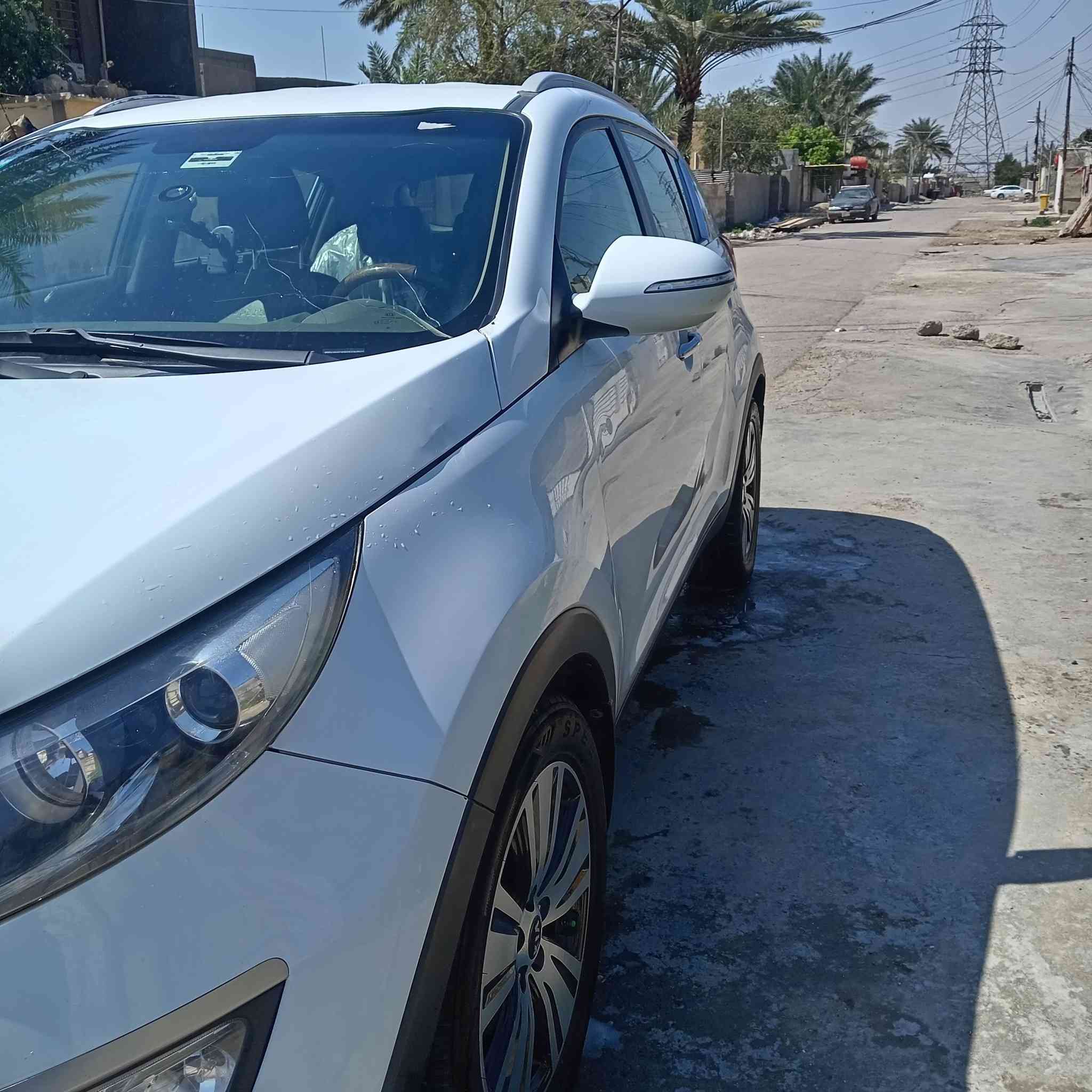 السلام عليكم كيه اسبورتج للبيع مؤديل 2016خليجي حادث جاملغ ايمن وزائد حافت البنيد بارد رقم بغداد انكليزي هزه جديده سنويه جديده سياره جديده كلش مكان السياره بغداد للاستفسار الاتصال على الرقم ***********
