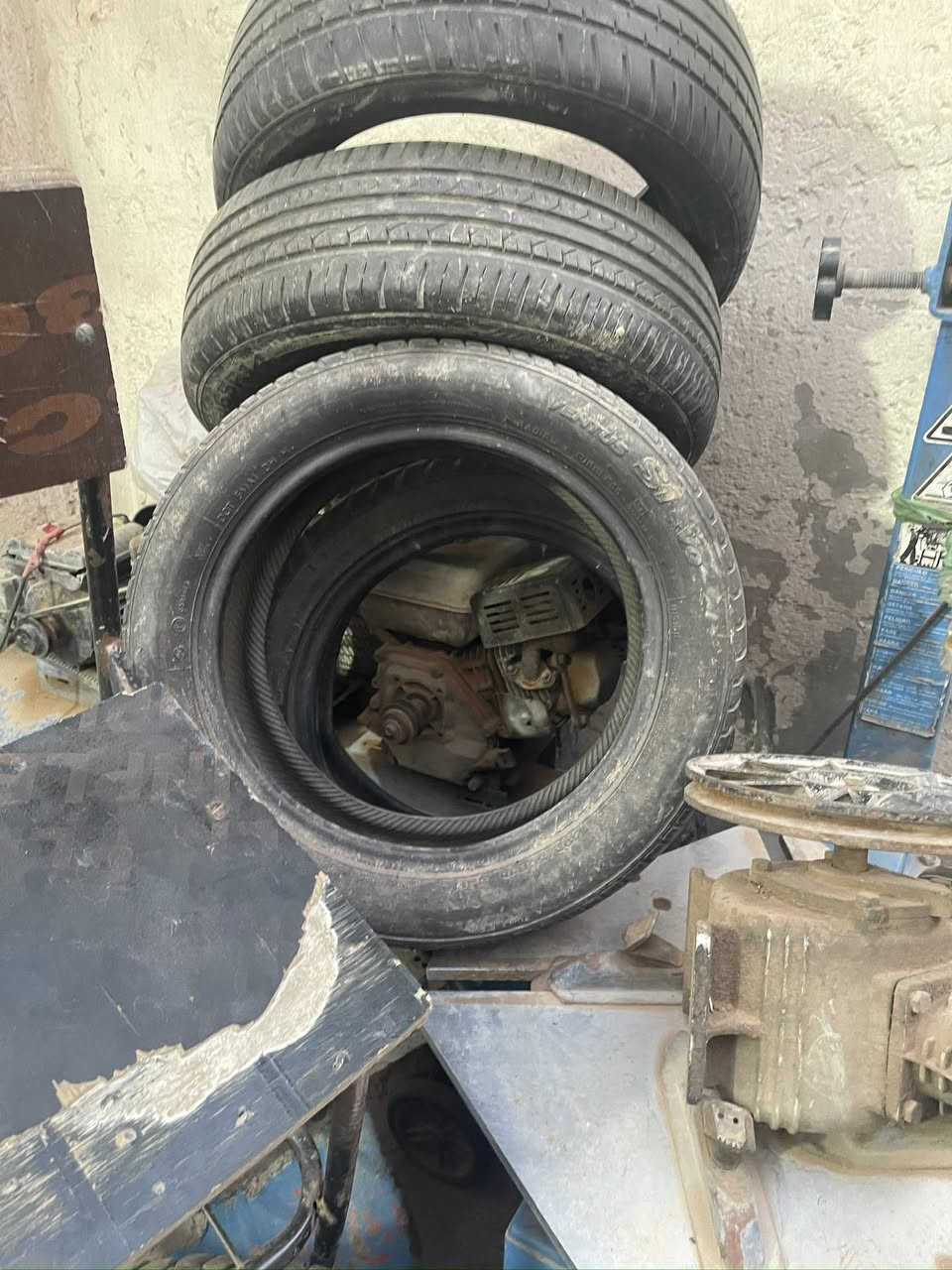 غراض بنجرجي كاملات وشغالات مع التايرات مال باله  تجي تفحص وتاخذ من البيت البطل حجمه350 مع بطل ثاني200 لتر مع خالعه السعر مليون و550 مكاني نجف وهذا رقمي***********
