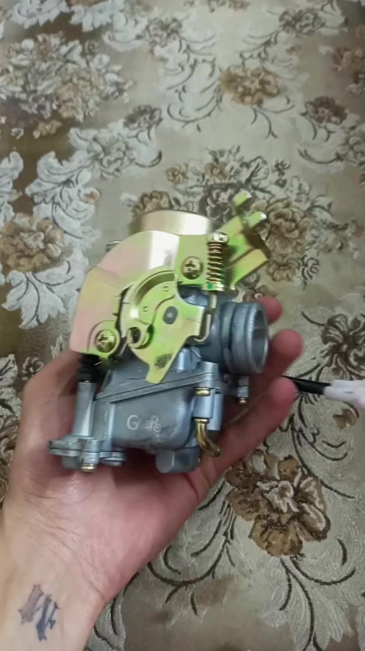 سلام عليكم هاي كابريتار مال سكنس كلش جديد ولا مره مستعمل الكابريتار تايوان اصلي ويا كتف شحن هم تايوان وهم جديد مامستعمل مكاني بغداد زيونه وهاذه رقمي بي واتساب ***********
