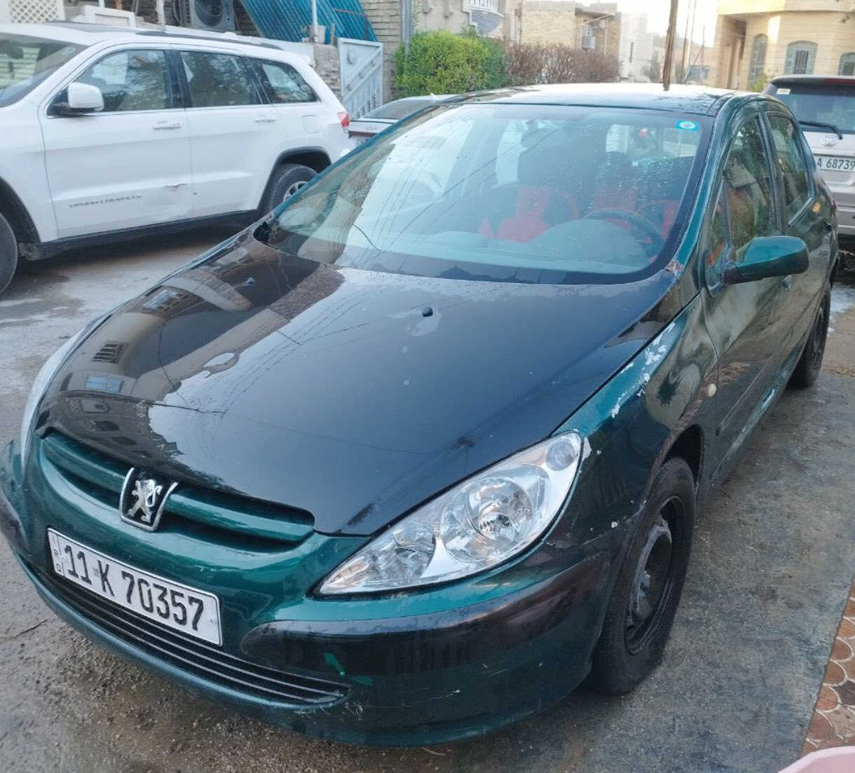 السلام عليكم
بيجو فرنسي مديل ٢٠٠٥ 

ومحورة كورلا بيكاجيو ١٦٠٠

المكينة الكير كلهن زينات 

الحدادية جديدة 

التايرات جيدة

رقم جديد هزة جديدة 

السيارة بيهة نقوصات الكهربائيات مالتهة عوزهة ترتيب اليدات مال الاشاير واللايت واكفة 

وبيهة البنيد طاير ظارب التريشة ومبدل البنيد

السيارة بسمي تحويل ثاني يوم رايدةه ب ٣٢ وبيهة مجال لطيبين الرقم  ***********  مكاني بغداد منطقت حي اور
