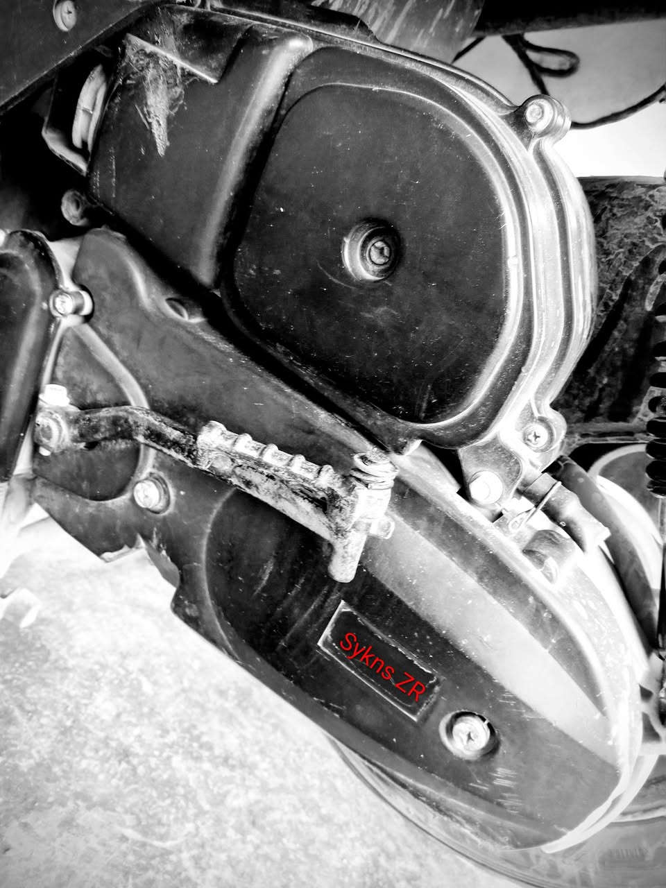 سلام عليكم للبيع دراجه سكنس ZR   ياباني 
1. مختمه كله ختم واحد الكفرات والمكينه تشبه مال الماكس مال هاي الدراجه وعليهه لزكه مكتوب عليهه Sykes ZR  
2. الدراجه مكفوله كفاله عامه مامفتوح برغي بيهه كلمله من كلشي كهربائياتهه كافه كلهه شغاله
3.  دبالات الاماميه والخلفيه شغاله 
4. شادلهه لايت اصفر عالي ناصي وزوج لايتات عدسه جديد
5. الدراجه تشتغل نص نكره سلف. يني انسى شي اسمه هندر 
6. لاتنقيص. لاتبخير مكفوله 
7. السعر 400 وبيهه مجال حك الجيه 
8. مكاني ديوانيه قرب معمل النسيج 
9. الشراي يتصل على الرقم *********** او يدخل خاص ويدلل
