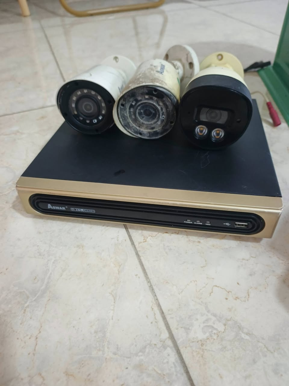 سلام عليكم للبيع ماطورايطالي سعره ١٥الف الكامرات سعرهن ٣٠الف الميزان سعره ٣٠الف بلور هواء سعر٢٥ انجيكو 
*********** شلعهن ٨٠الف قفل
