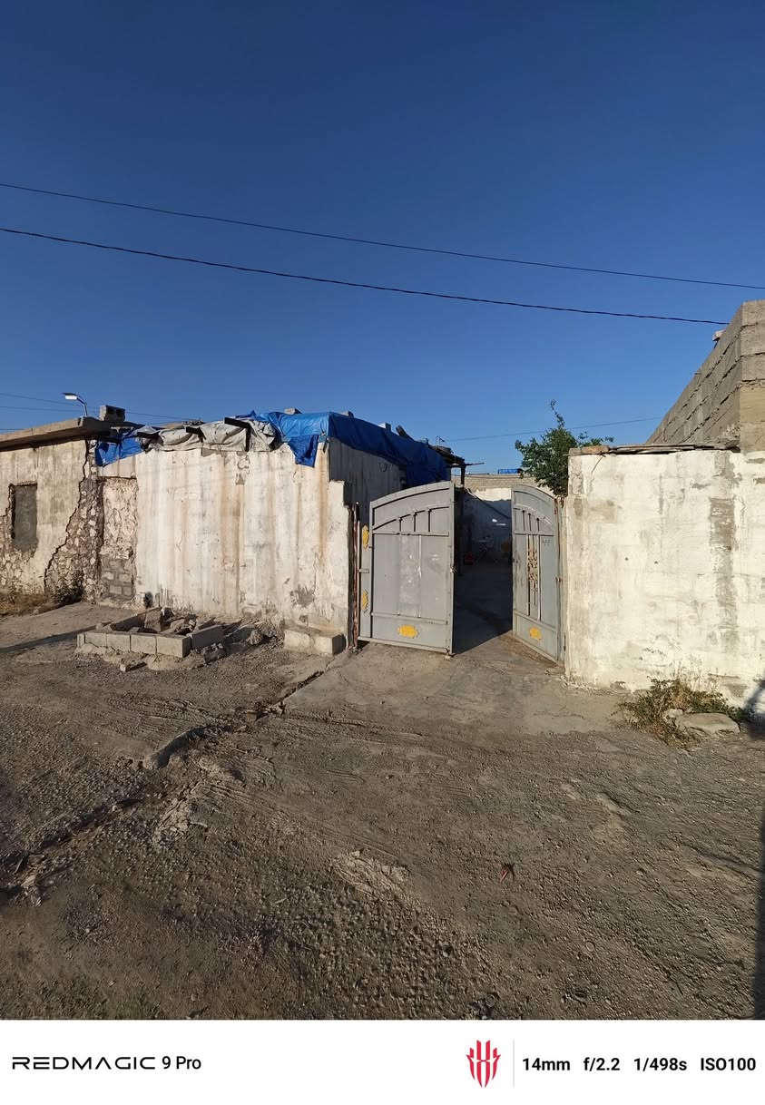 : بيت للبيع في الفيلق يم جامع بختياري 120 متر صب وسقف ثانوي كامل غرفه وحده سندويج متكون من غرفتين وهول ومطبخ وحمام داخلي وتواليت خارجي مرتب البيت وحديقه وحوش جبير للاستفسار *********** واتساب
