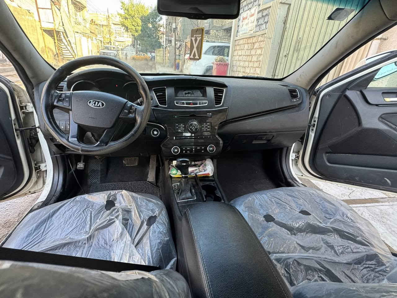 السلام عليكم/كياكادينزا موديل 2011،خليجي فول مواصفات صدر امامي وخلفي جديد تبريد وتدفىه كل شغال تخم تاير استخدام بيت مكينه وكير مكفول صبغ عام اثرجراد حادث جراد جاملغ الأيمن صفحه السايق ومصلح بارد باسمي بانوراما ادامه كامله شغاله شوف العين ما شاء الله مكينه 3500  6 سلندر العنوان الشعب جامع الحق السعر110. ورقه هاتف *********** بيها مجال اشويه وكشنات جديده /ملاحظه مكلف ب نشر اي استفسار لاتصال على الرقم.
