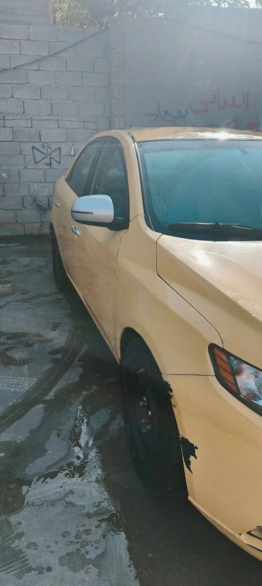 السلام عليكم   فورتي 2013 وارد امريكي رقم بغداد باسمي تحويل ثاني يوم حادثهة جاملغ امامي مكينه وكير وحداديه خير من الله مكينه 2000 دوش لمرغوب منضومة زنون كامله تايرات جدد سياره خير من الله سعره 90 وبيه مجال لشراي  مكاني بغداد ***********
