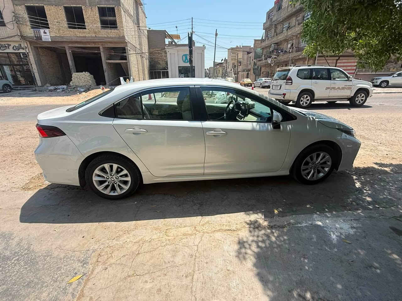 السلام عليكم
سيارة كورلا ساز موديل  ٢٠٢٣
مكوفلة عدا كارت في الچاملغ الخلفي موضح في السونار  
ماشية ٥٠الف قابلة لزيادة 
سيارة نظيفة جداً احلى من صور بهواي 
للأستفسار ***********
العنوان /بغداد البنوك
