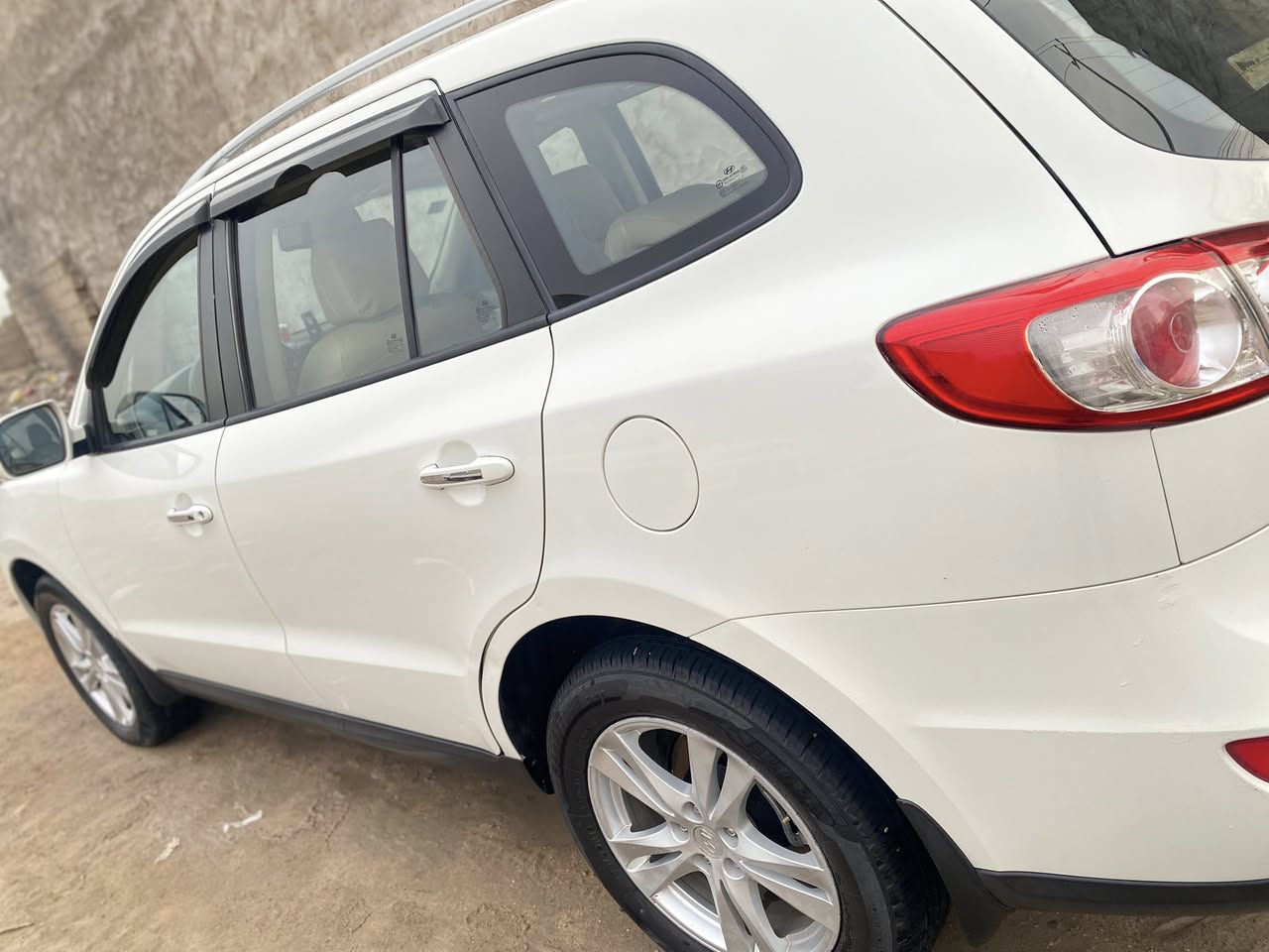 سنتافيه 11 فول مواصفات للاخير  1/1
ماشيه 180
شرط كفاله  لاضربه ولا تبديل المواصفات فول 1/1
فتحه
كشن كهرباء 
داخل بيجي 
بصمه تشغيل 
حساس خلفي 
داخل صاج 
تحكمات استيرن كامل  
7 راكب 
3 قطع تبريد 
محرك 6 سلندر 3500
فورويل دفع رباعي 4x4  
السياره فول 1/1 
تخم تاير جديد
باتري جديد 
حداديه جديده
السونار مرفق مع الصور 
 وبل عافيه عل تكون من نصيبه 
رقم بغداد  الدولي الجديد تحويل ثاني يوم وين ما يعجبك
السياره بأسمي هزه 2025 سنويه 2030  

مكان السياره النجف كوفه

للاستفسار اكثر :-  ***********
