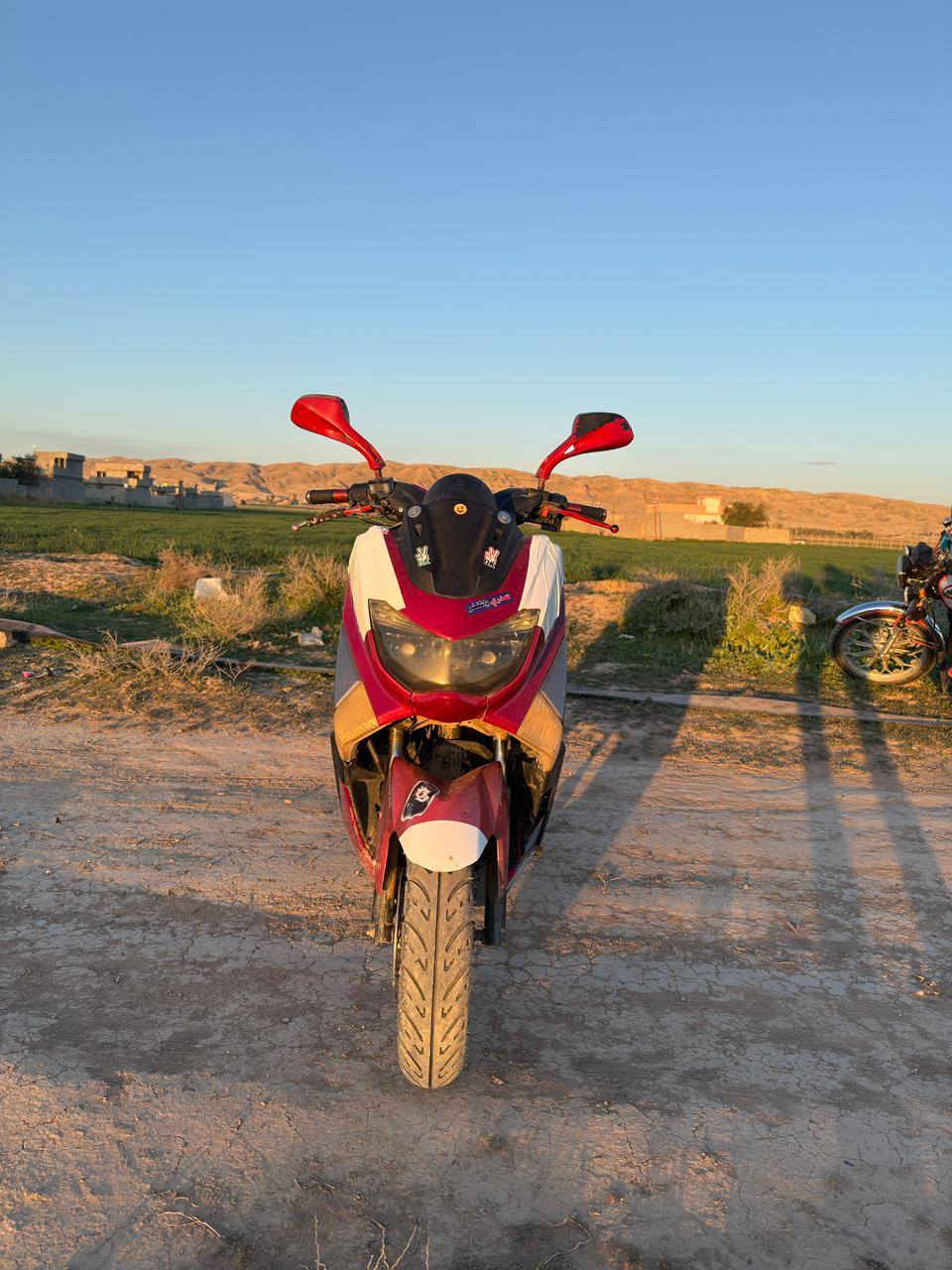 السلامو عليكم اخوان تي TMX محرك 150 سلف اوياله حجم جبير ليت بك ليت كلشي شغال بس الاشاير الوره ما يشتغل
السعر 350 أو بي مجال قليل للطيبين موجود عل خاص او عل رقم ***********
